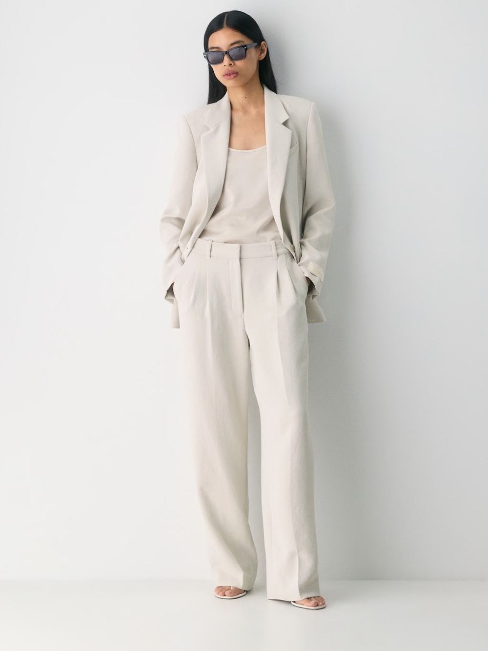 NWT- Aritzia Effortless High-Rise Trousers in Metropolis Beige/Taupe- Crepette